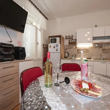 Apartment Apartman Paun