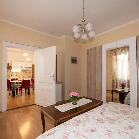 Apartment Apartman Paun